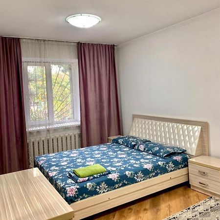 Apartment On Toktogula Bishkek Ngoại thất bức ảnh
